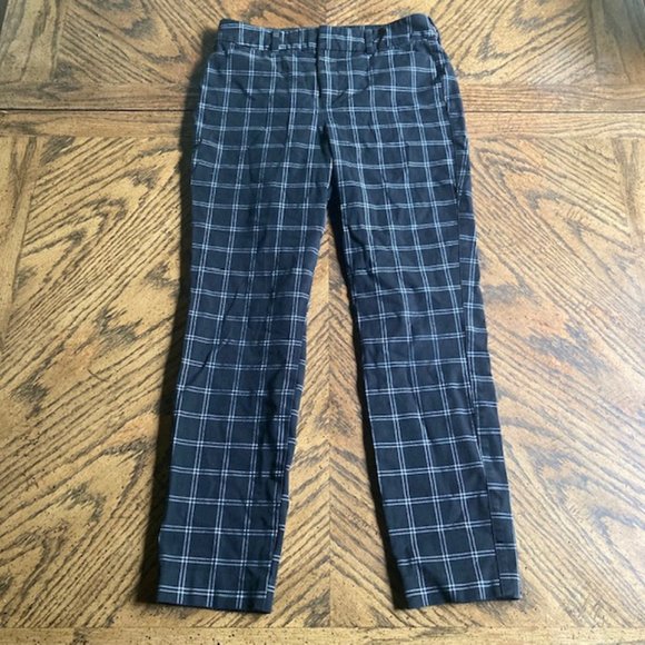 Old Navy Pants - High Rise Window Pane Stripped Pixie Pants (6)